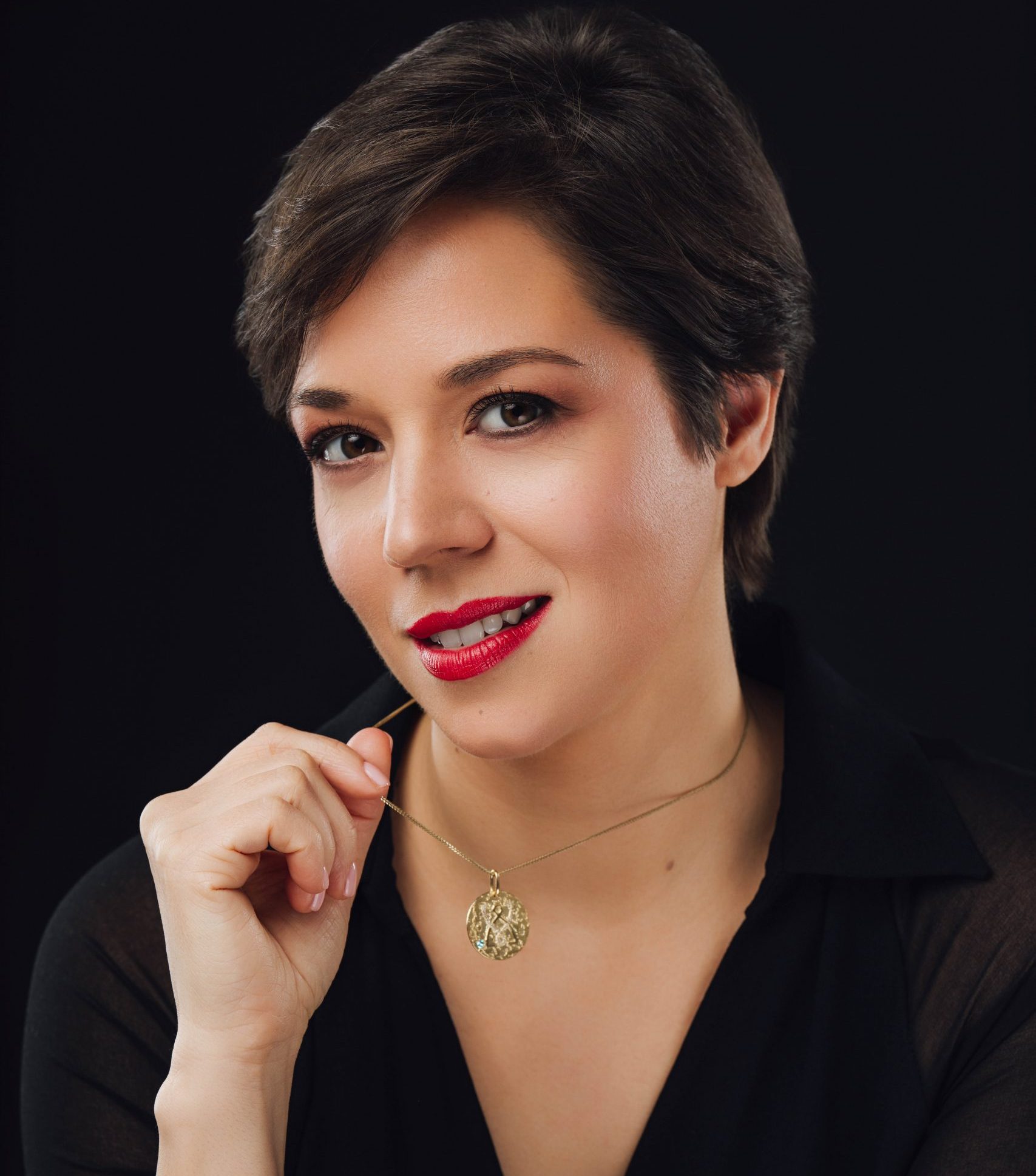 IXIA Luxury Jewelry – Gold Medallion with Diamonds 0