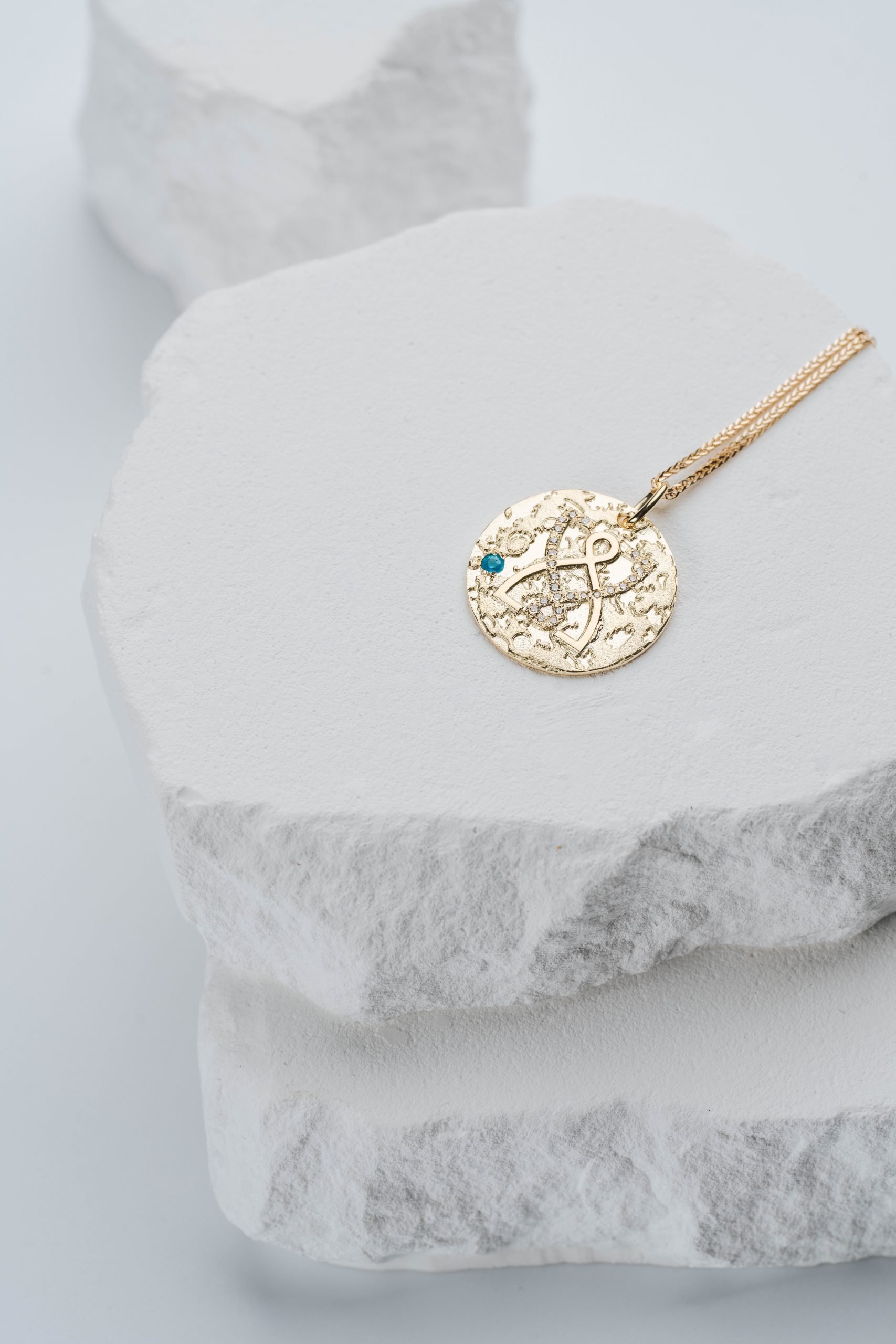 IXIA Luxury Jewelry – Gold Medallion with Diamonds 5